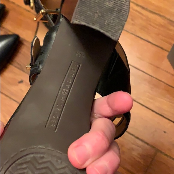 Tommy Hilfiger cutout platform strap block heels - Picture 13 of 13